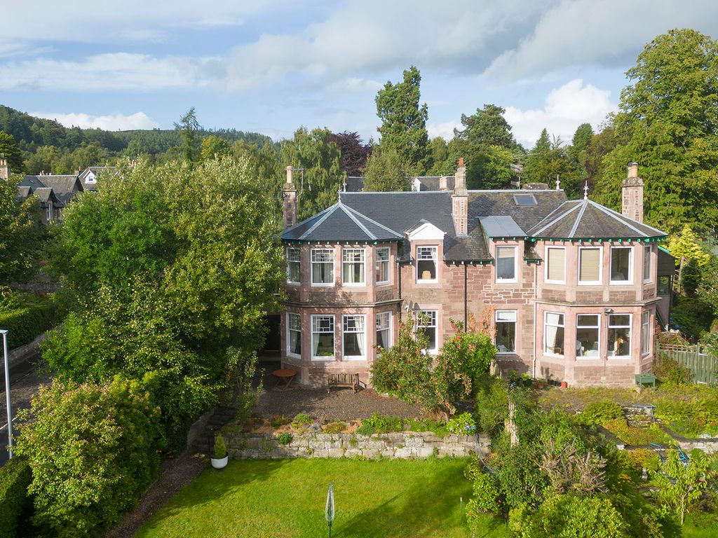 2 bed flat for sale in Ferntower Road, Crieff PH7, £265,000