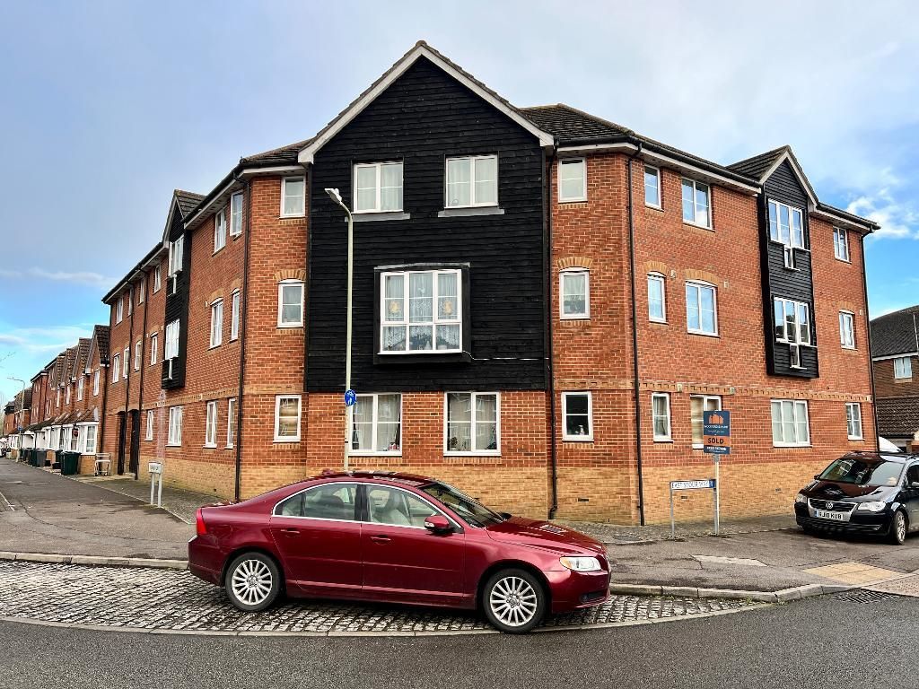 2 bed flat for sale in East Stour Way, Willesborough, Ashford, Kent TN24, £150,000