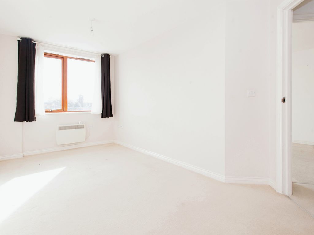 1 bed flat for sale in Homerton Street, Cambridge, Cambridgeshire CB2, £78,000