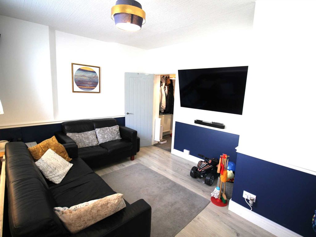 2 bed flat for sale in Rear Of Bristol Road Lower, Hillside BS23, £124,950