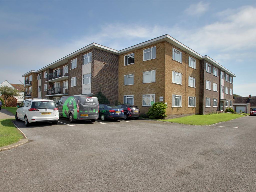 2 bed flat for sale in Goring Road, Goring-By-Sea, Worthing BN12, £235,000