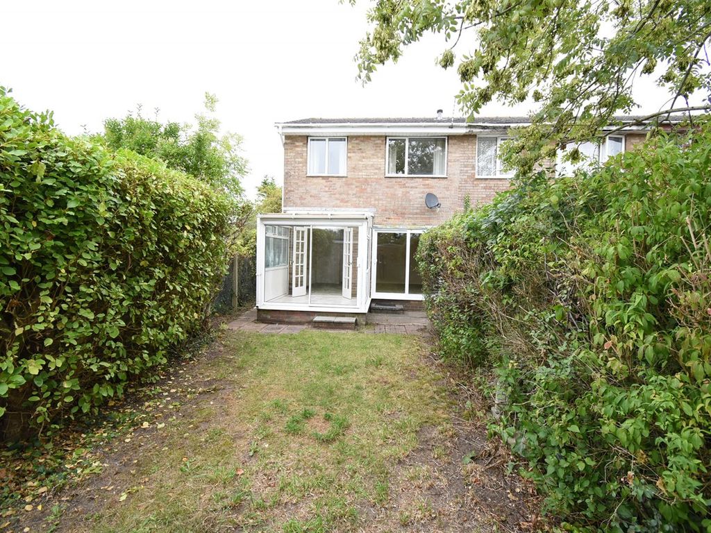 3 bed end terrace house for sale in Barns Road, Ferndown BH22, £260,000