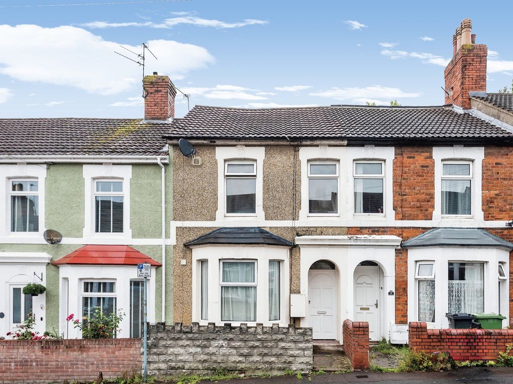 3 bed terraced house for sale in Clifton Street, Swindon SN1, £230,000