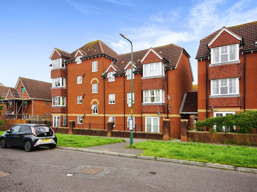 2 bed flat for sale in Arthurs Close, Emersons Green, Bristol BS16, £170,000