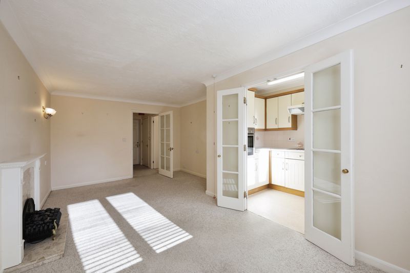 1 bed flat for sale in Archer Court, Amersham HP6, £185,000