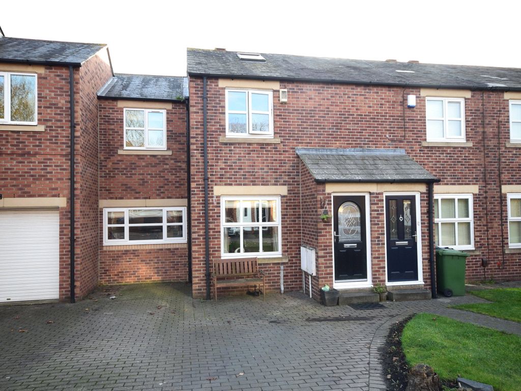 3 bed terraced house for sale in The Copse, Blaydon NE21, £150,000