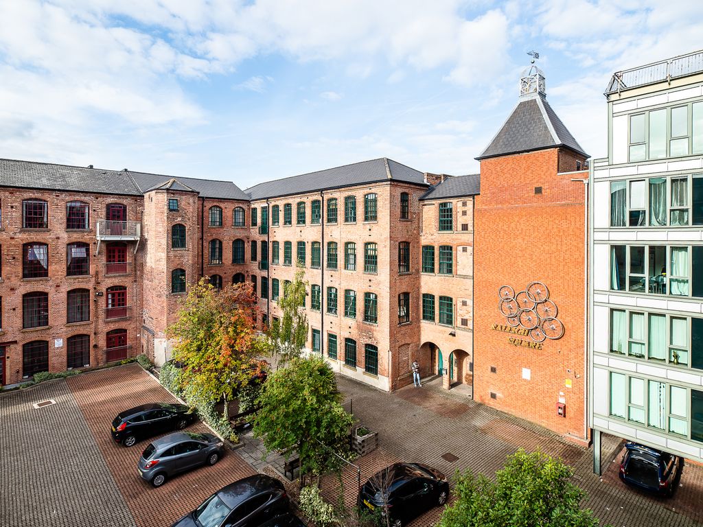 2 bed flat for sale in Raleigh Street, Nottingham NG7, £175,000