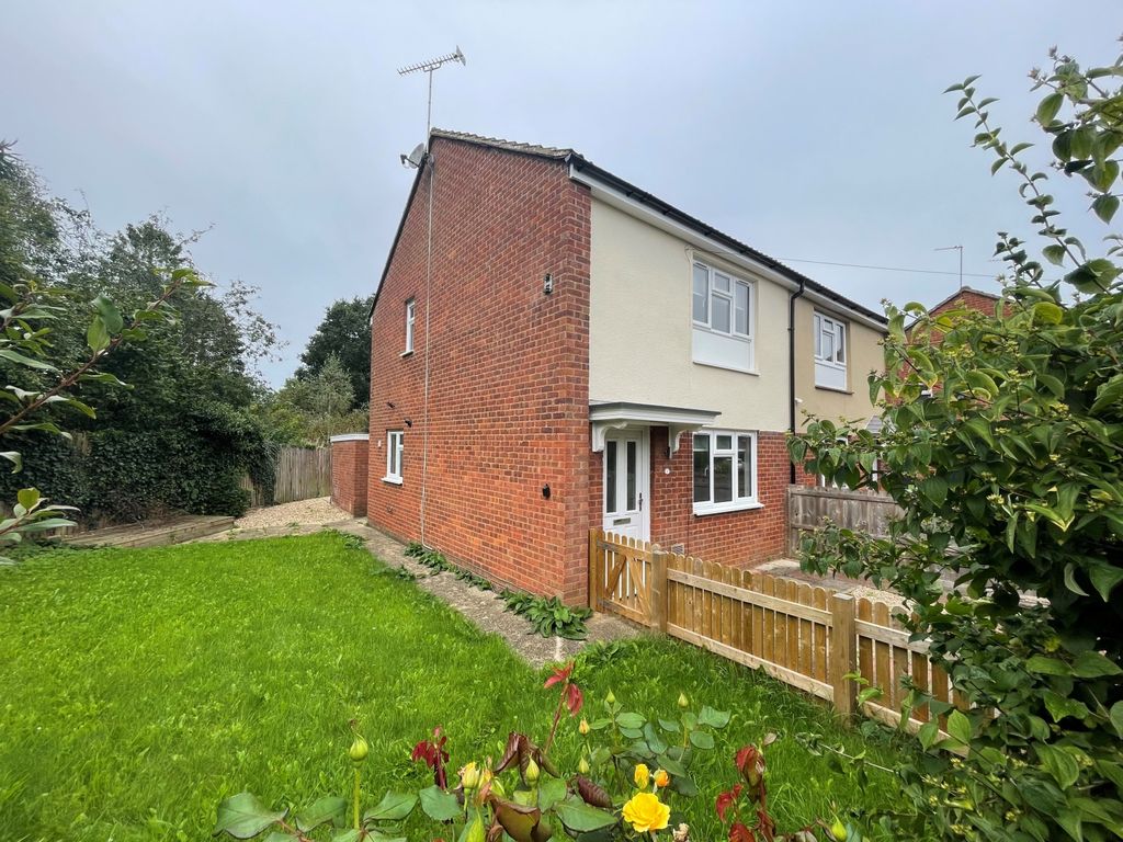 2 bed semi-detached house for sale in Grenville Road, Buckingham MK18, £290,000