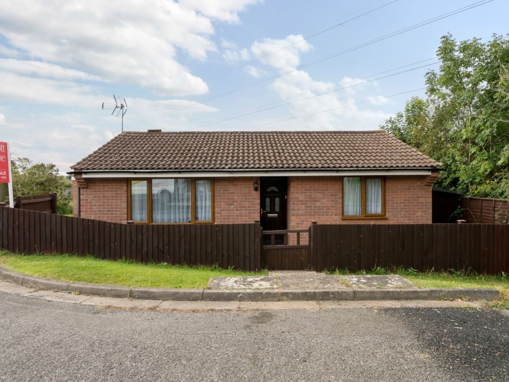 2 bed detached bungalow for sale in Kenwick Drive, Grantham, Lincolnshire NG31, £229,950