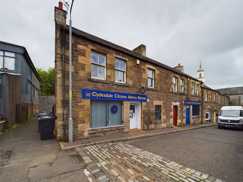 2 bed flat for sale in Wide Close, Lanark ML11, £69,000
