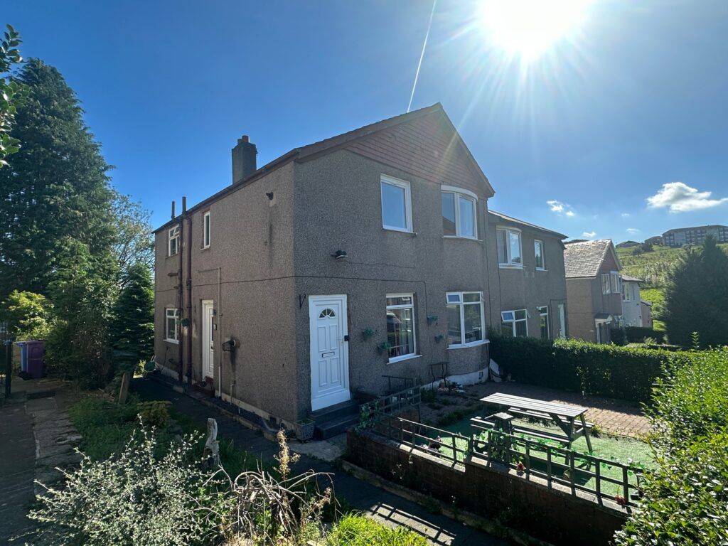 3 bed flat for sale in 15 Bencroft Drive, Croftfoot G44, £95,000