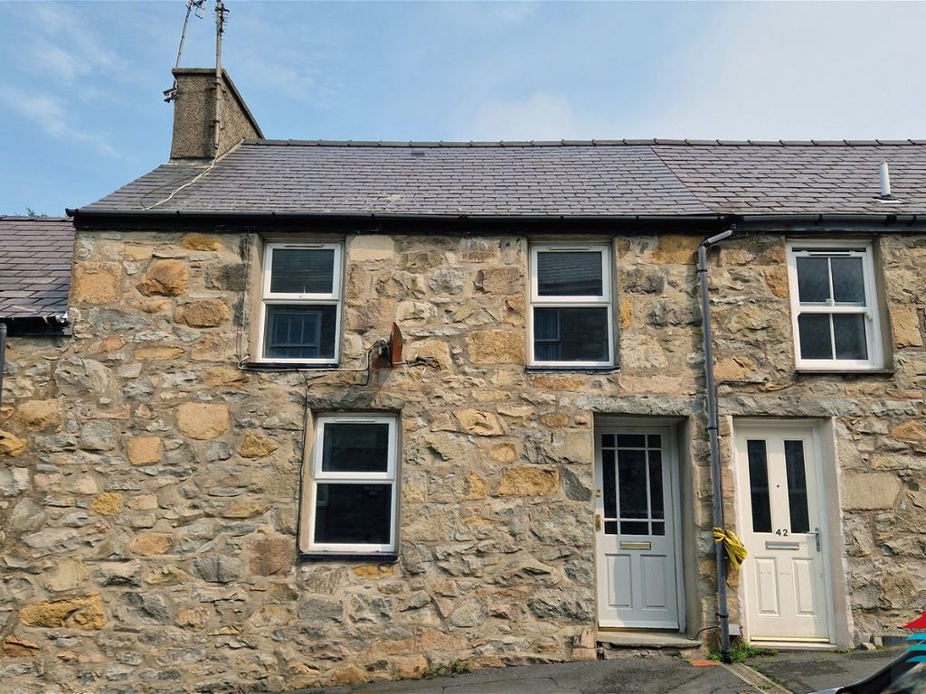 3 bed terraced house for sale in Eifl Road, Trefor, Caernarfon LL54, £135,000