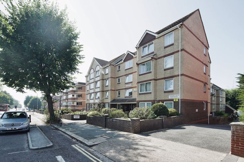 1 bed flat for sale in Homedrive House, Hove BN3, £125,000