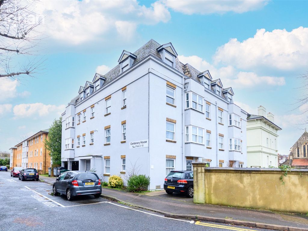 2 bed flat for sale in Cumberland Road, Brighton BN1, £300,000