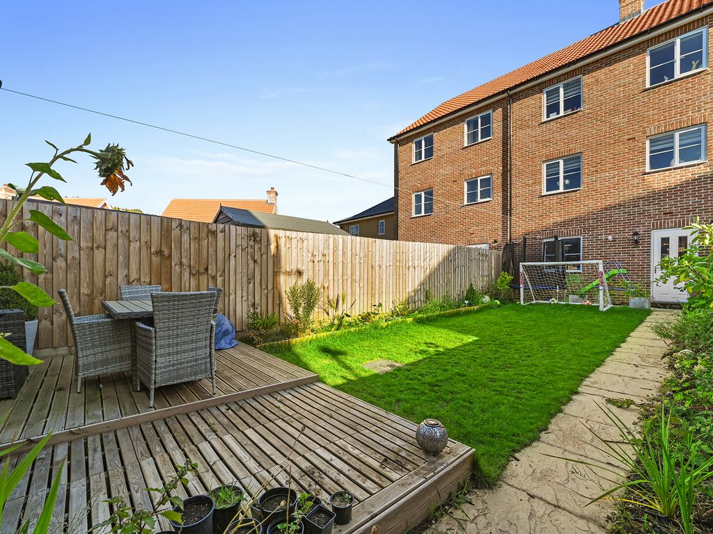 3 bed town house for sale in Badger Close, Needham Market, Ipswich IP6, £339,995