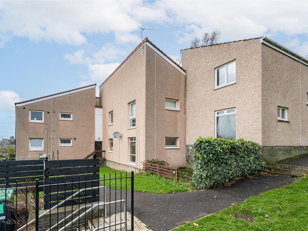 2 bed flat for sale in Yarrow Terrace, Dundee DD2, £79,000