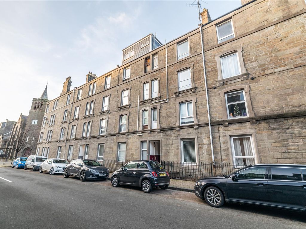 1 bed property for sale in Park Avenue, Dundee DD4, £59,999