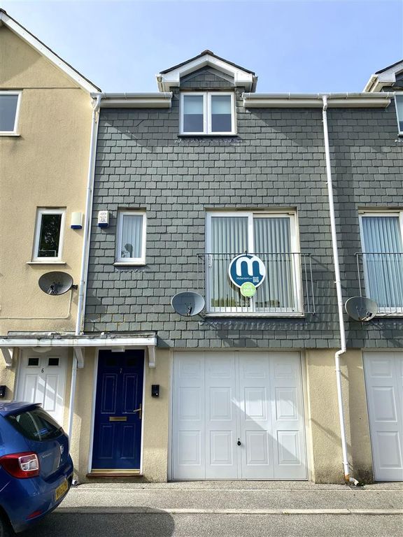 3 bed town house for sale in West Charles Street, Camborne TR14, £220,000