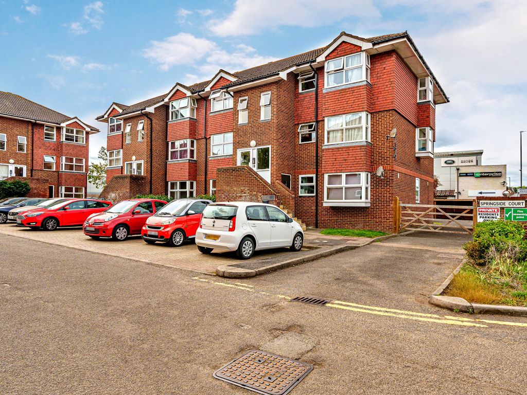 1 bed flat for sale in Josephs Road, Guildford, Surrey GU1, £150,000