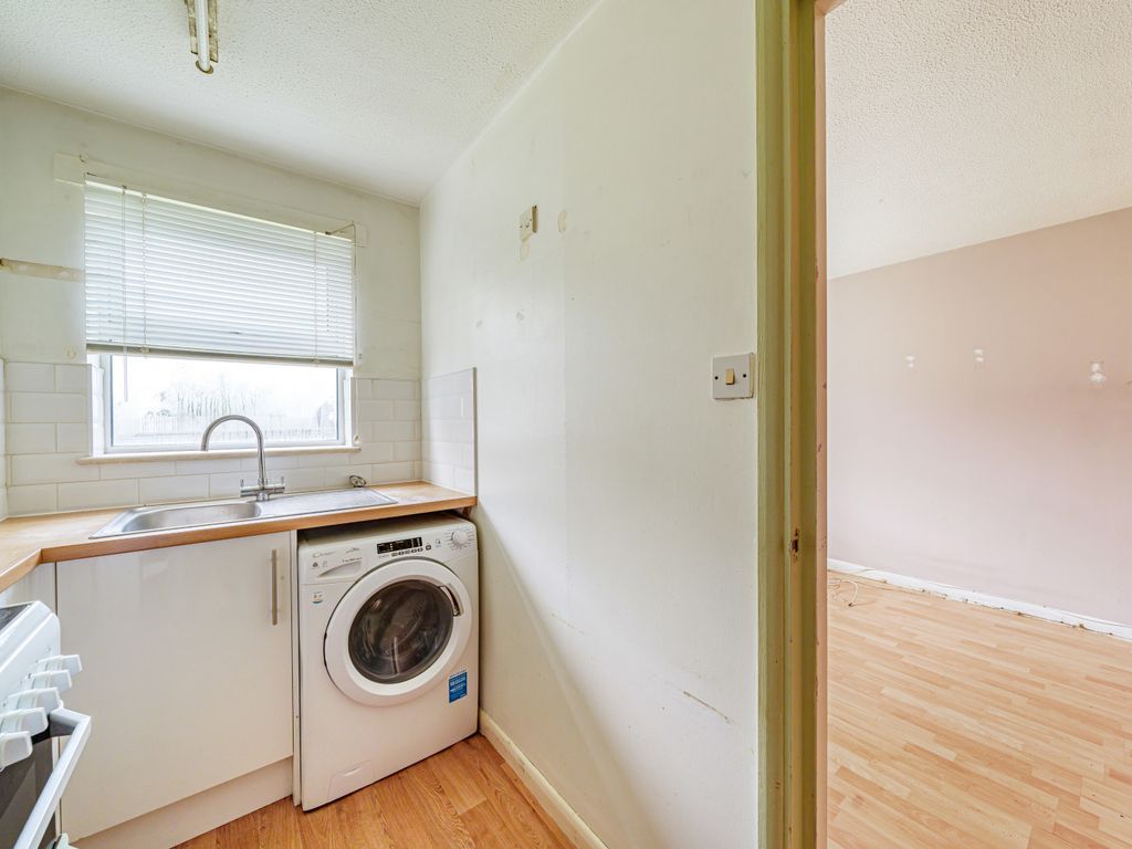 1 bed flat for sale in Josephs Road, Guildford, Surrey GU1, £150,000