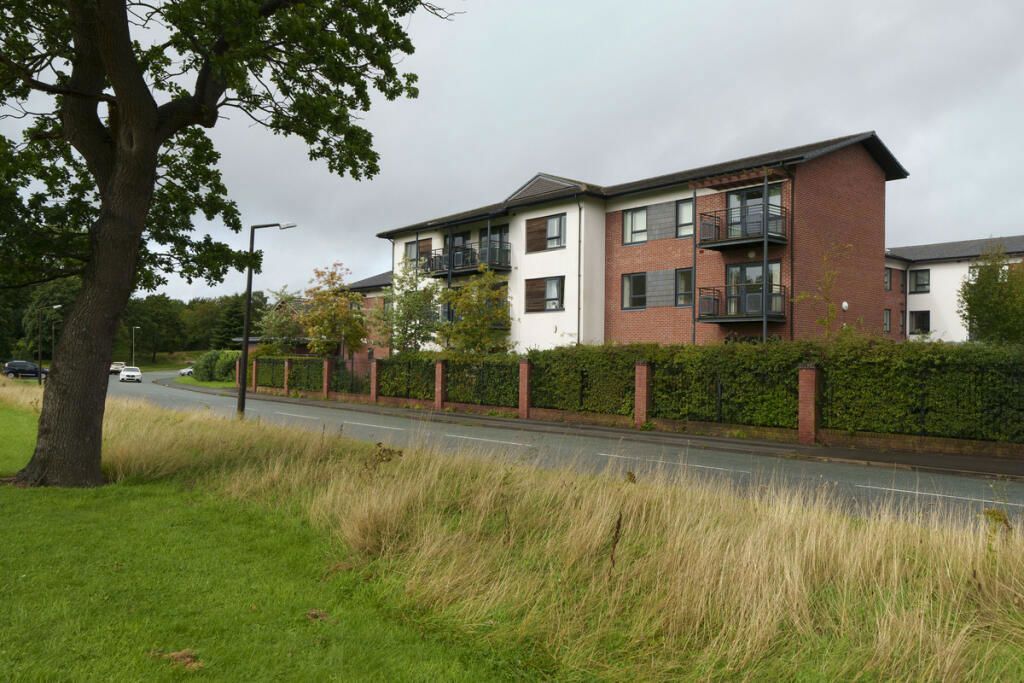 2 bed flat for sale in Hambleton Way, Winsford CW7, £85,000