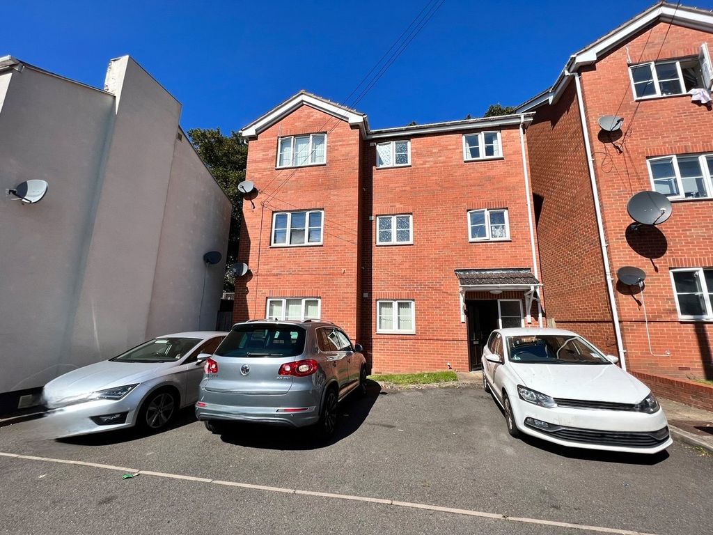 1 bed flat for sale in Abberley Street, Dudley, West Midlands DY2, £70,000