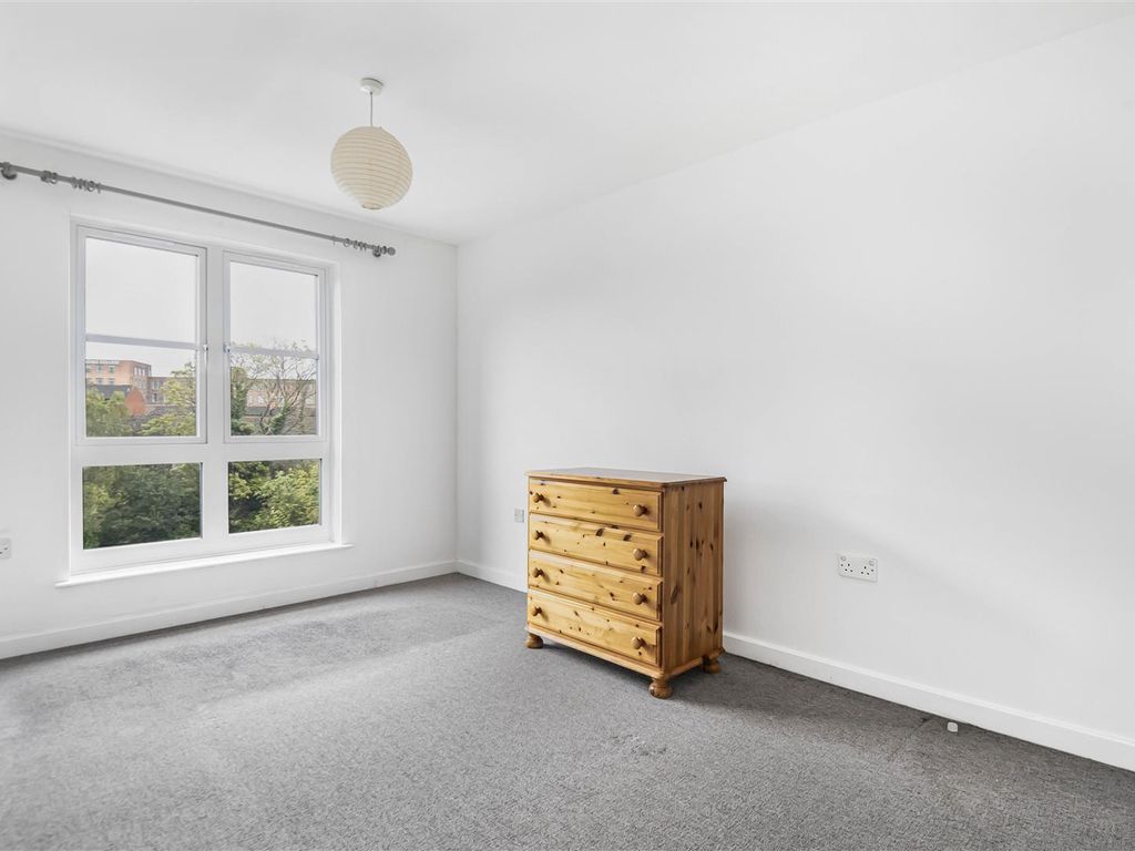 1 bed flat for sale in Kennet Walk, Reading RG1, £195,000