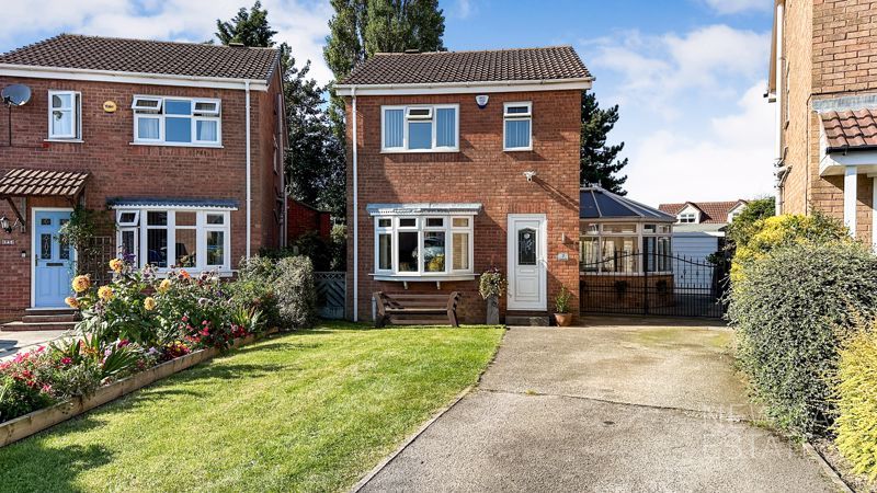 3 bed detached house for sale in Highfields Way, Holmewood, Chesterfield S42, £200,000