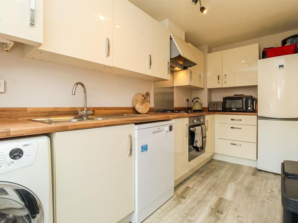 3 bed town house for sale in Balne Mill Court, Wakefield WF2, £235,000