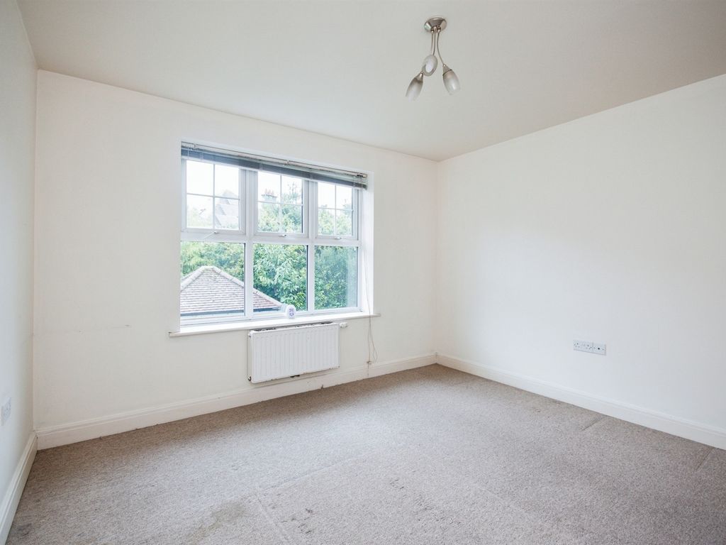 2 bed flat for sale in Talbot Road, Winton, Bournemouth BH9, £180,000