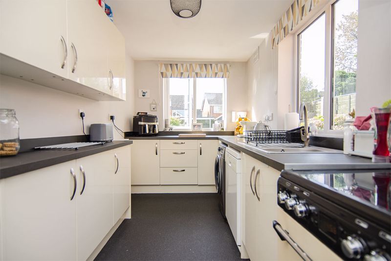 3 bed link-detached house for sale in Hill Lane, Chase Terrace, Burntwood WS7, £300,000