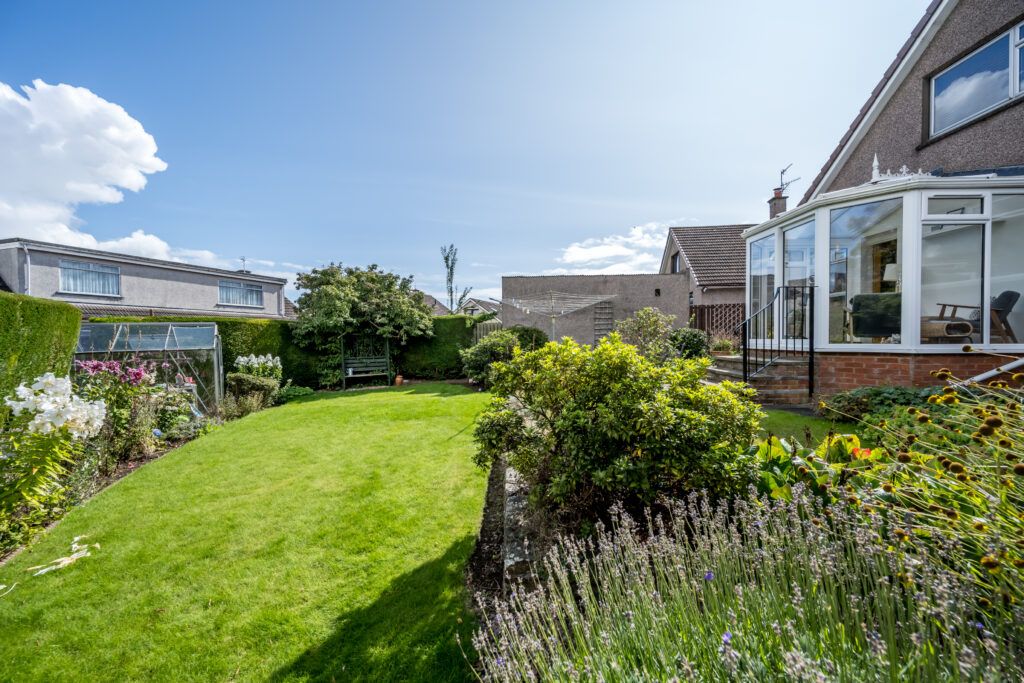 3 bed detached house for sale in Kennoway Place, Broughty Ferry, Dundee DD5, £275,000