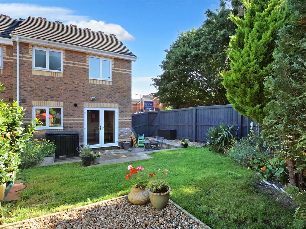3 bed end terrace house for sale in Davies Drive, St Anne's Park BS4, £315,000