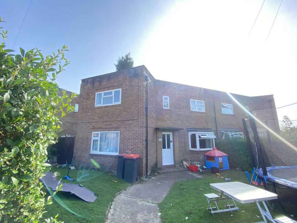 3 bed semi-detached house for sale in East Avenue, Donnington TF2, £150,000