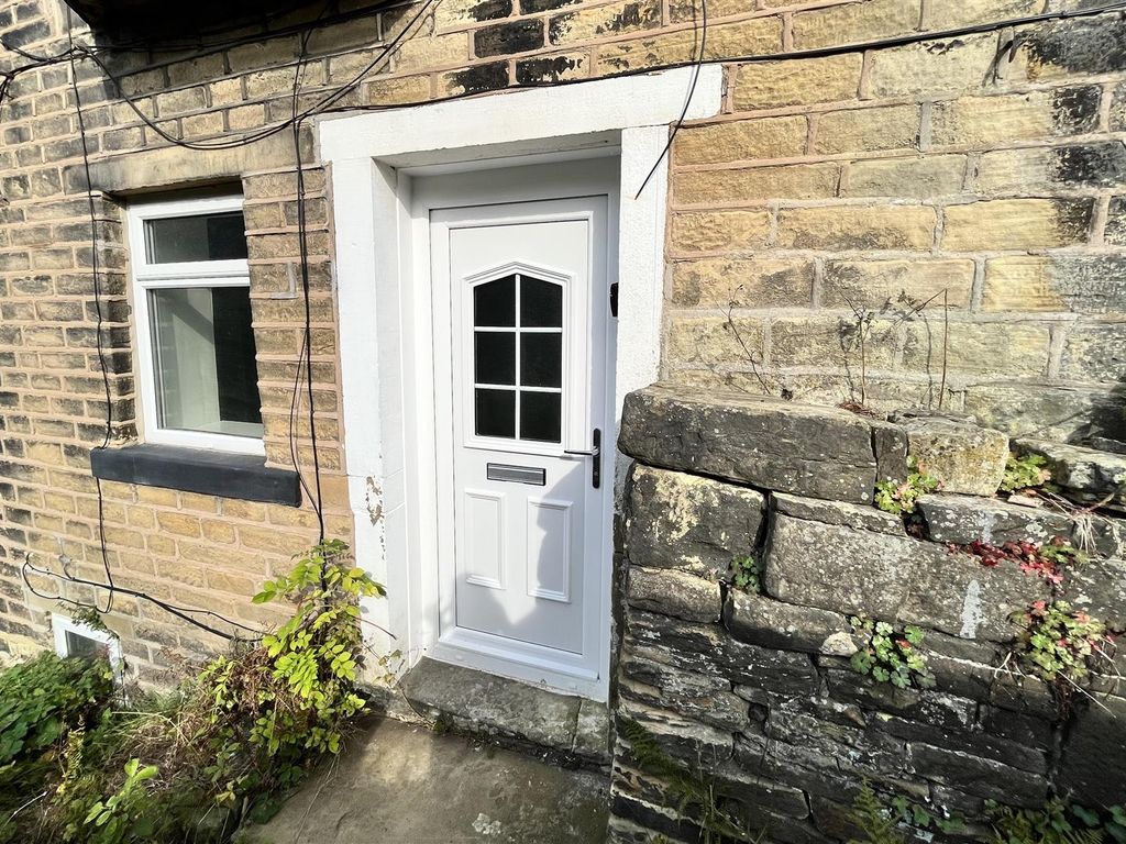 1 bed terraced house for sale in Dunford Road, Holmfirth HD9, £125,000