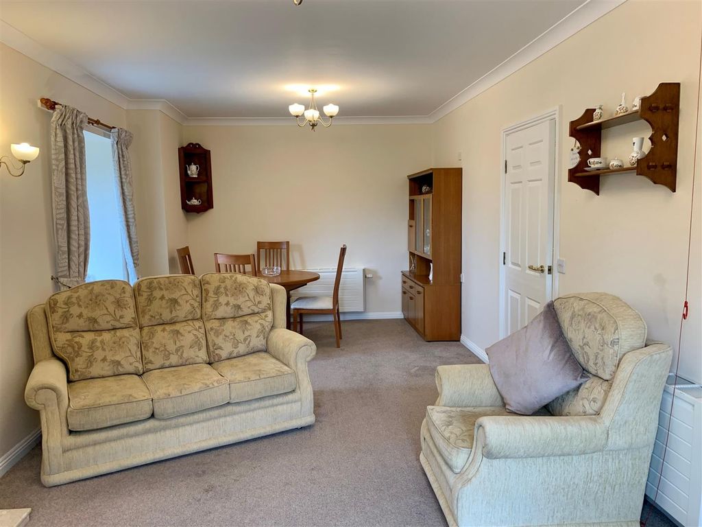 1 bed flat for sale in Burcot Lane, Bromsgrove B60, £115,000
