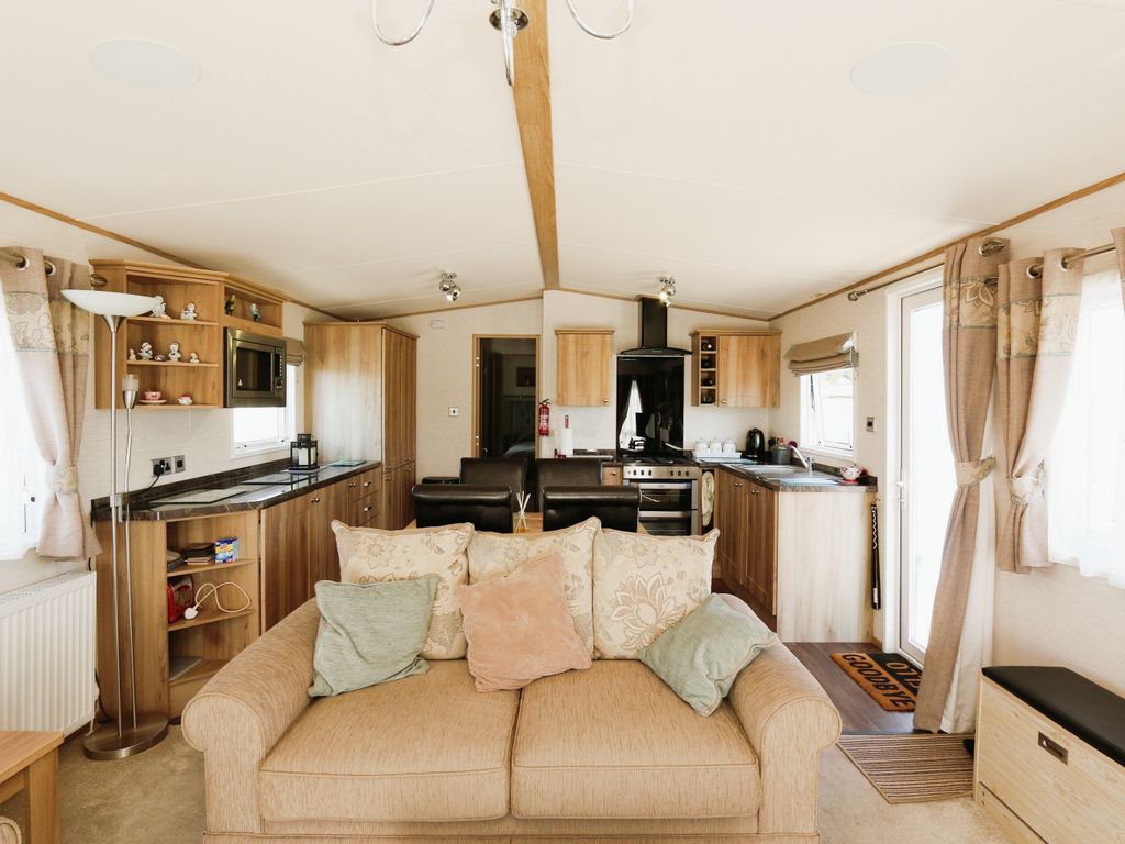 2 bed mobile/park home for sale in Harbour Valley, West Bay Holiday Park, Bridport DT6, £35,000