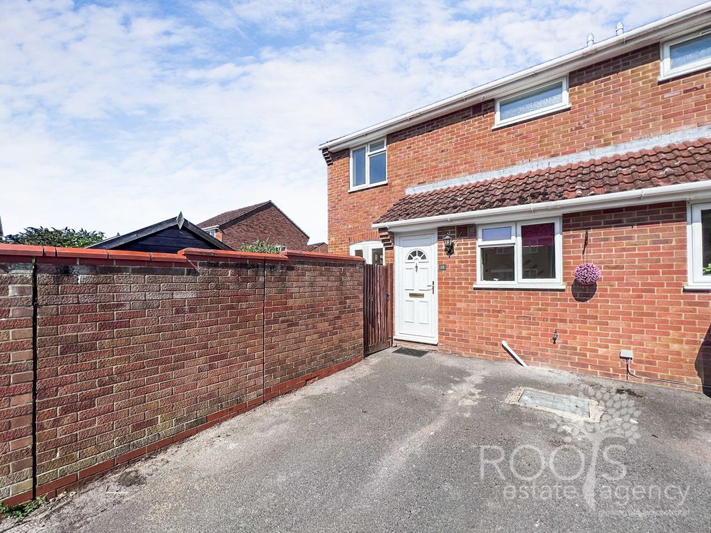 1 bed semi-detached house for sale in Fyfield Road, Thatcham, Berkshire RG19, £210,000