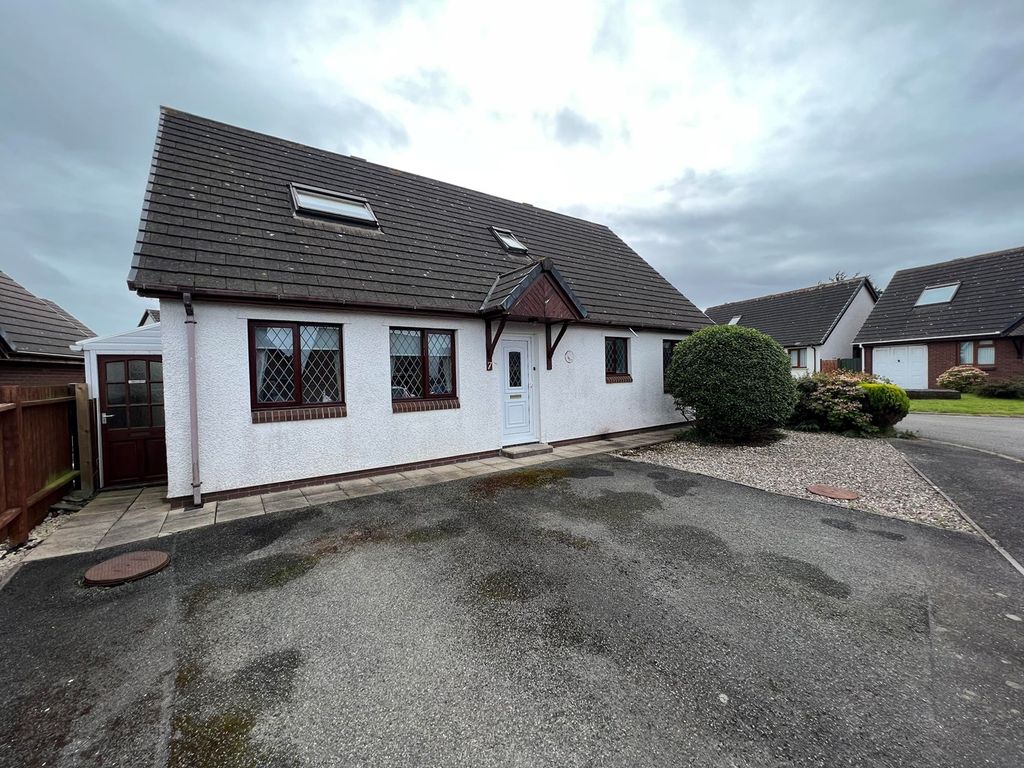4 bed detached bungalow for sale in 7 Haulfan, Ffosyffin, Aberaeron SA46, £279,000