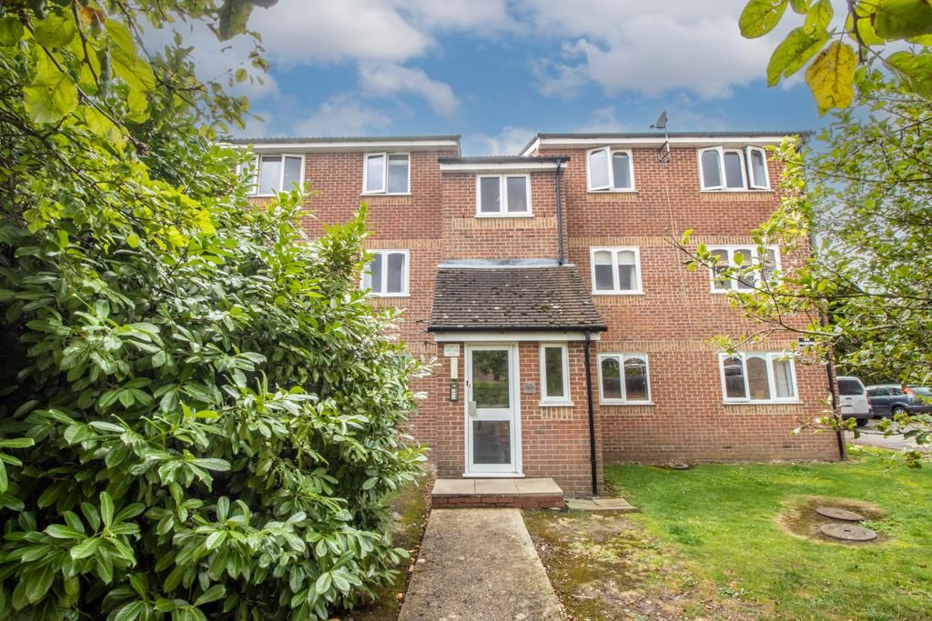 1 bed flat for sale in Parklands, Ashingdon, Rochford SS4, £170,000