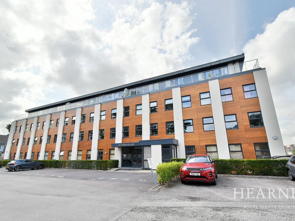 2 bed flat for sale in Princes Road, Ferndown BH22, £200,000