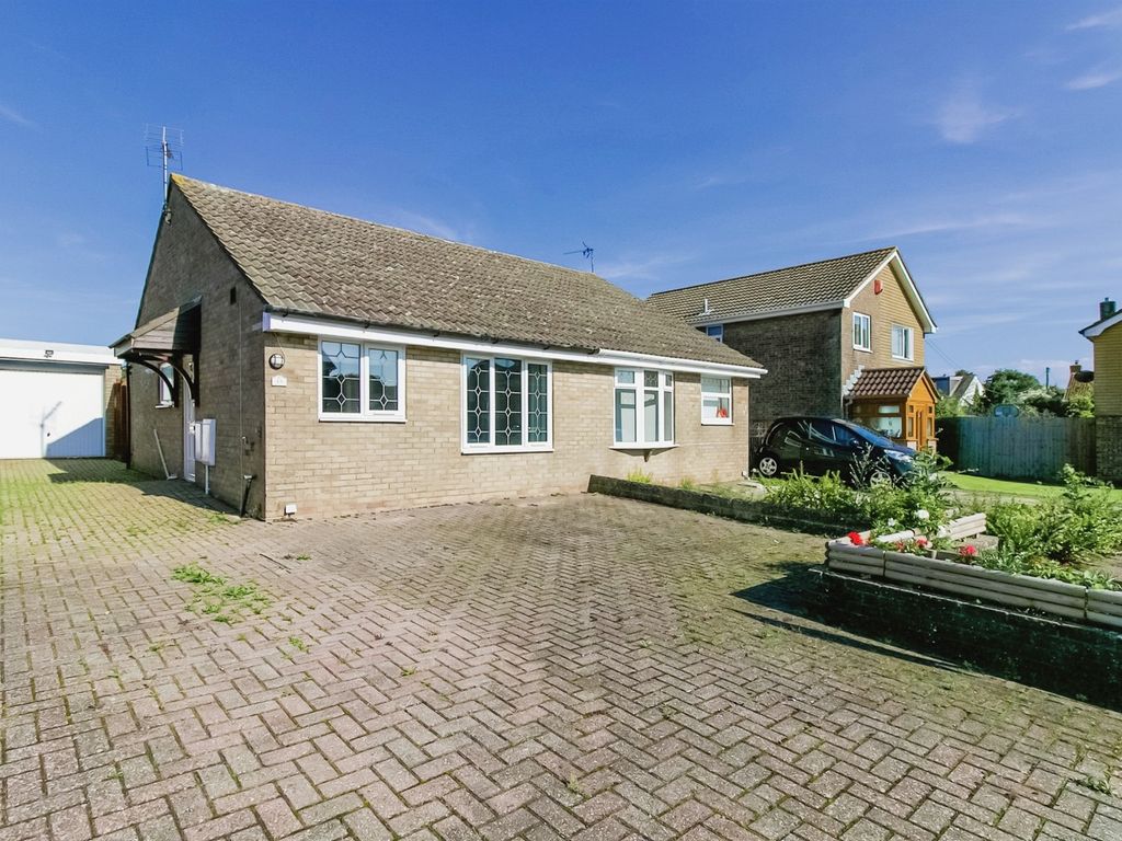 1 bed semi-detached bungalow for sale in Smeaton Close, Rhoose, Barry CF62, £220,000