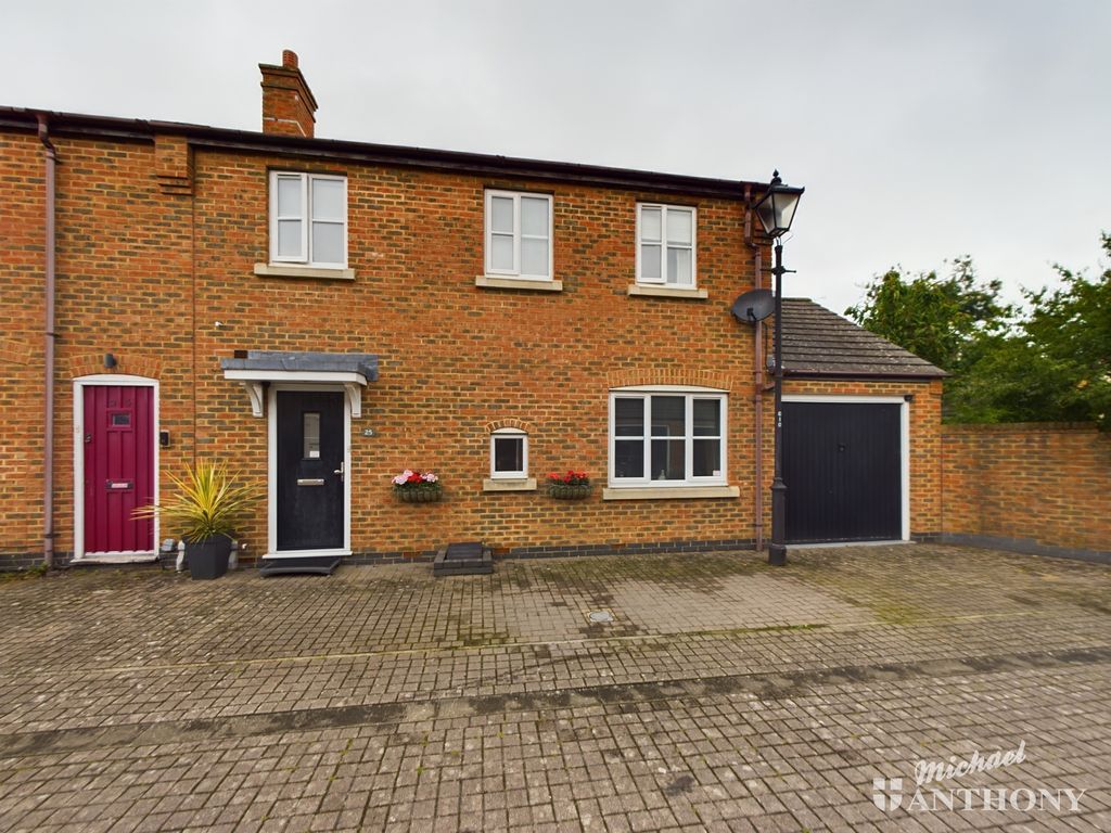 3 bed end terrace house for sale in Shereway, Aylesbury HP19, £328,000