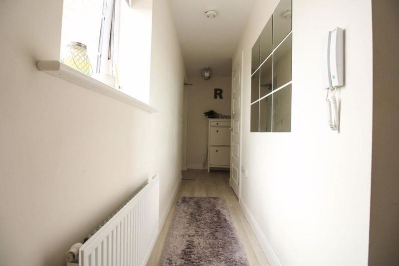 2 bed flat for sale in Middleton House, Barber Mews, Nuneaton CV10, £125,000