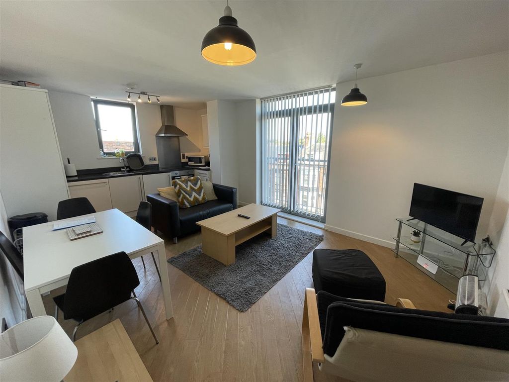 2 bed flat for sale in Woodland Road, Darlington DL3, £90,000