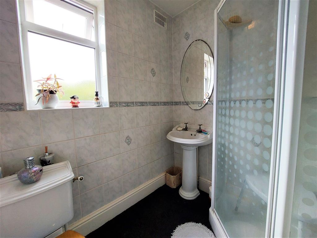 3 bed semi-detached bungalow for sale in Sea View Close, Scarborough YO11, £199,950
