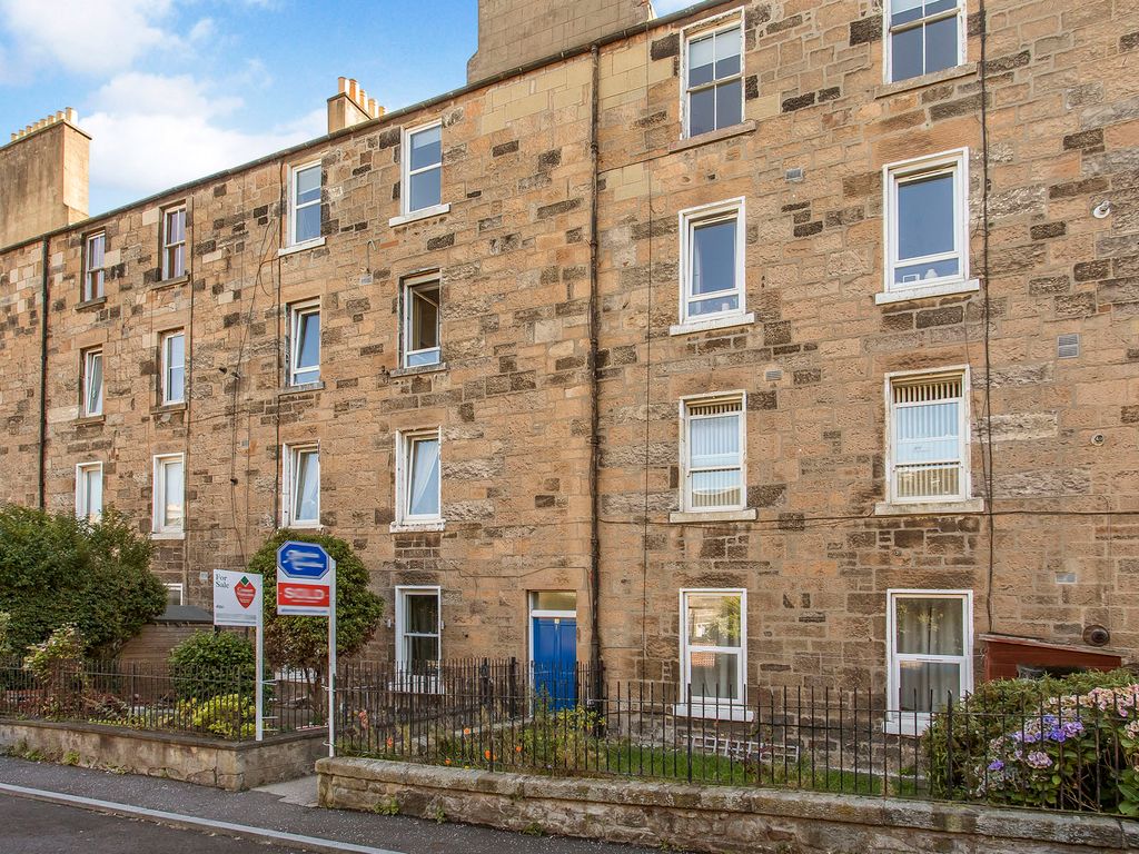 1 bed flat for sale in Salmond Place, Edinburgh EH7, £150,000
