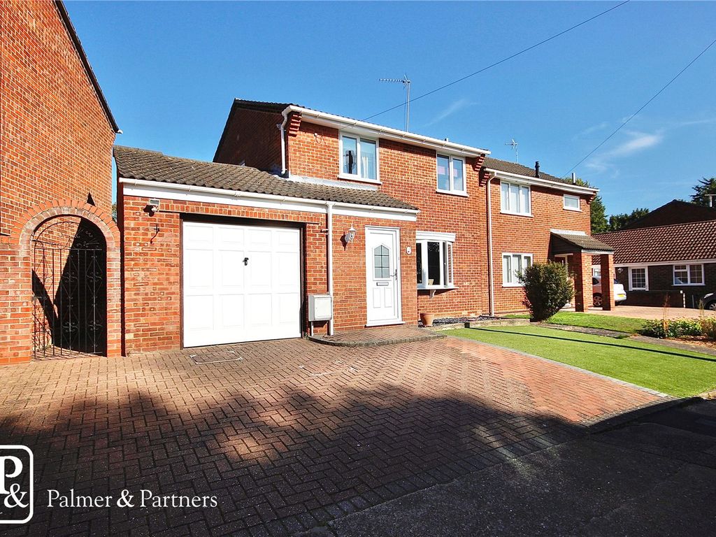 3 bed detached house for sale in Wigmore Close, Ipswich, Suffolk IP2, £280,000