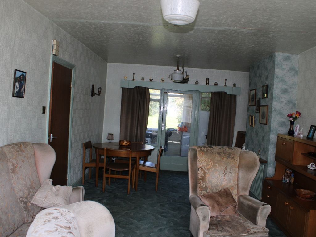 3 bed semi-detached house for sale in Scott Road, Birmingham B43, £200,000