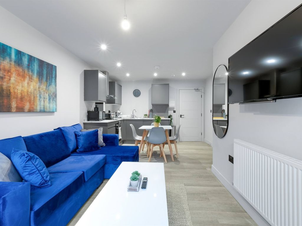 1 bed flat for sale in Walker Avenue, Wolverton Mill, Milton Keynes MK12, £195,000